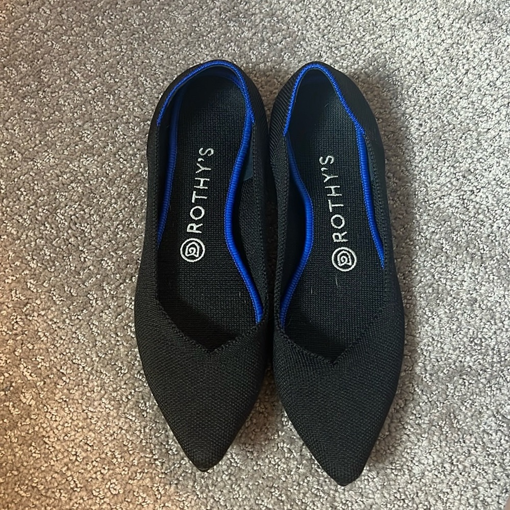 Rothy’s pointed toe flat black size 8